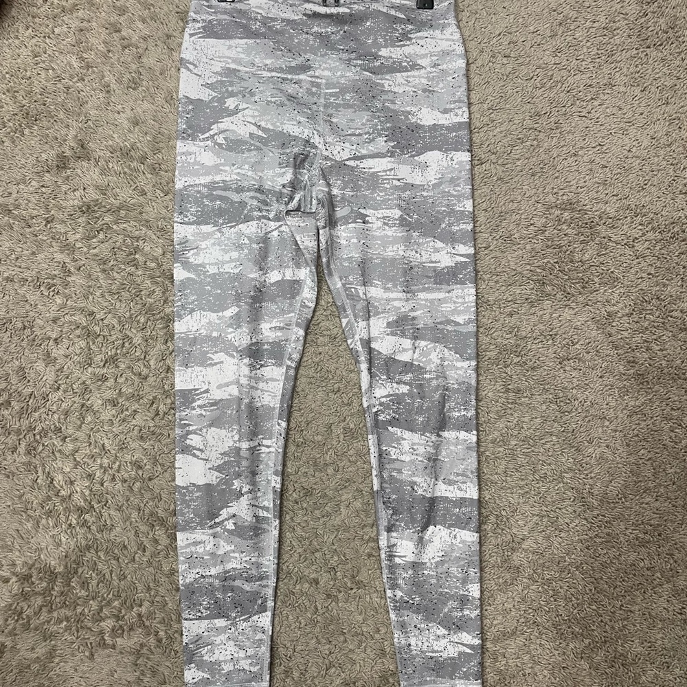 Excellent condition white/gray medium Glyder leggings